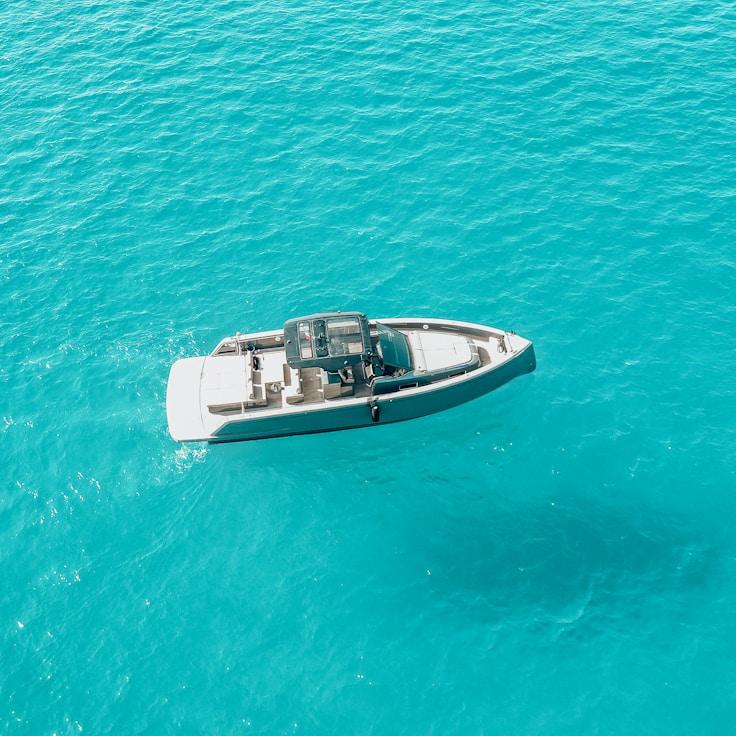 CalmStoneLibrary yacht fleet